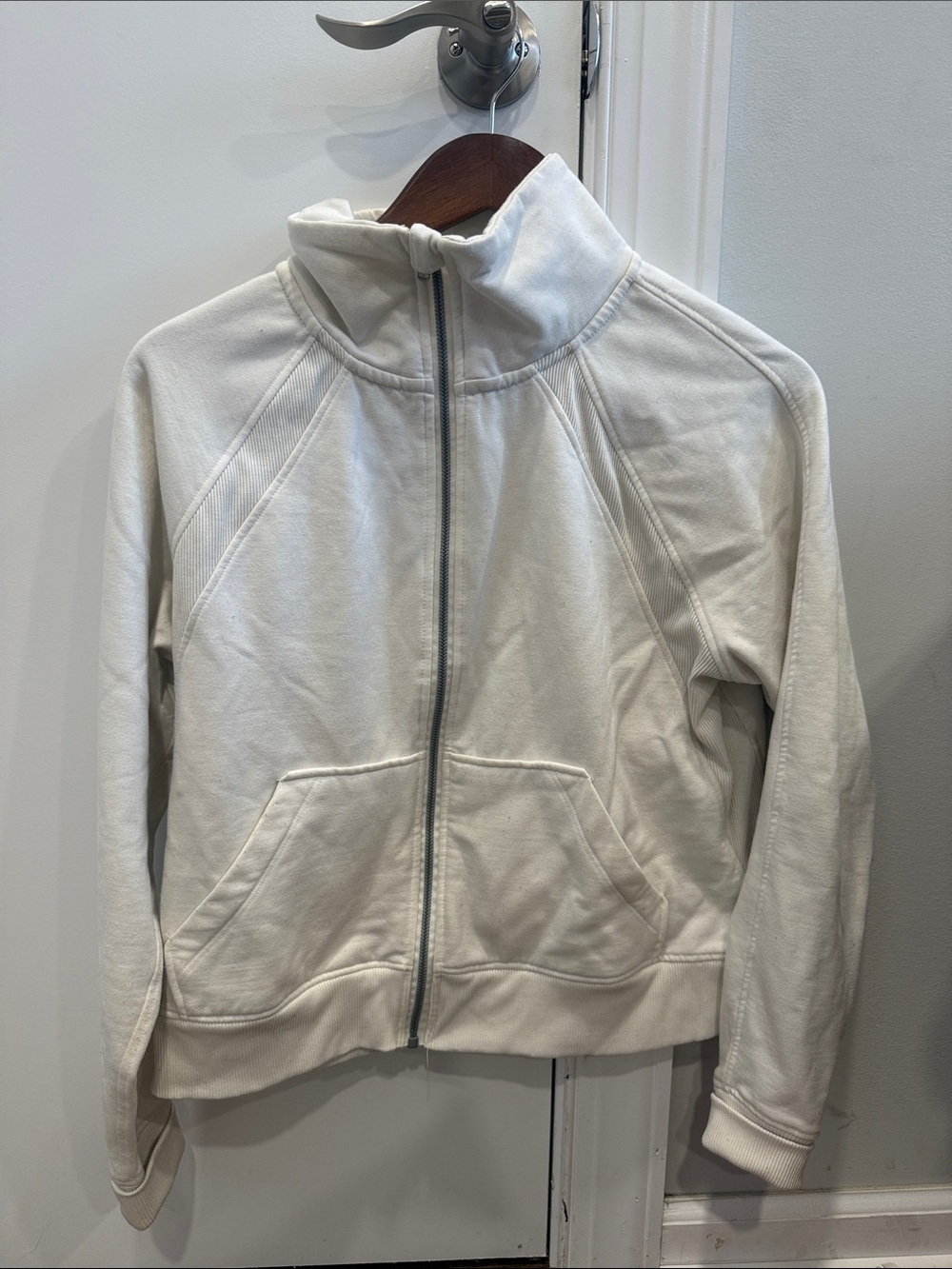 Avia White Zipper Hoodie